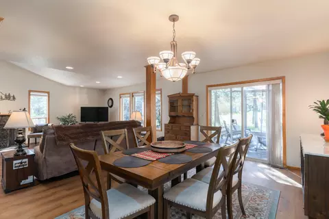 Dining - 17697 Klamath Ln, Sunriver, OR 97707 photo 2 of 4