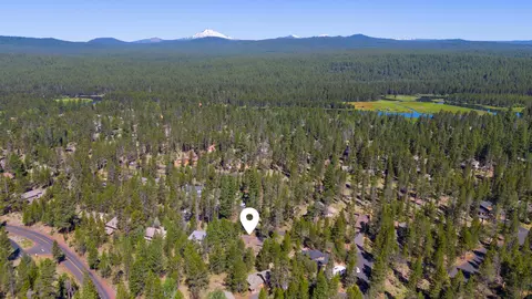 View/Area - 17697 Klamath Ln, Sunriver, OR 97707 photo 2 of 3