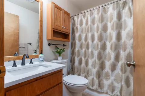 Bath - 17697 Klamath Ln, Sunriver, OR 97707 photo 5 of 5