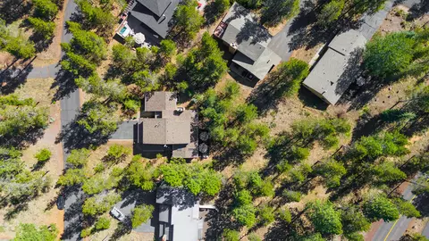 View/Area - 17697 Klamath Ln, Sunriver, OR 97707 photo 3 of 3