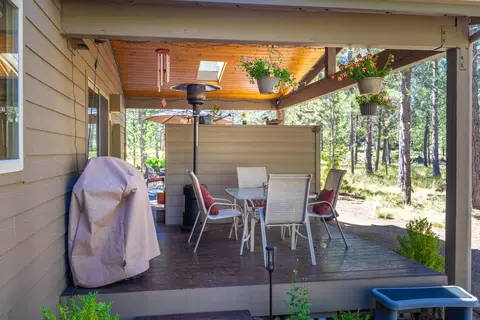 Exterior - 17697 Klamath Ln, Sunriver, OR 97707 photo 3 of 13