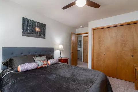 Bedroom - 17697 Klamath Ln, Sunriver, OR 97707 photo 7 of 7