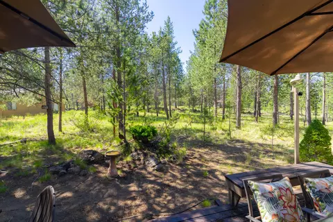 Exterior - 17697 Klamath Ln, Sunriver, OR 97707 photo 6 of 13