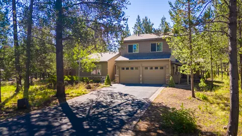Exterior - 17697 Klamath Ln, Sunriver, OR 97707 photo 10 of 13