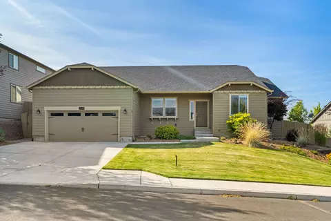 4646 SW Umatilla Ave, Redmond, OR 97756