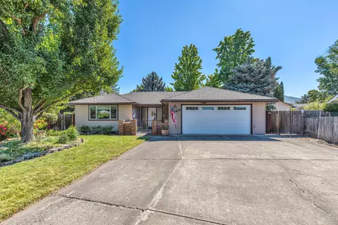 2569 Delmar Way, Medford, OR 97504