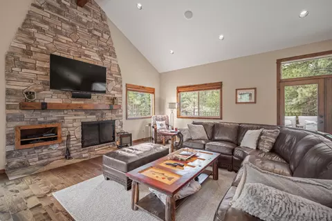 58050 Three Iron Ln, Sunriver, OR 97707