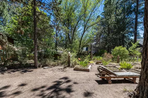 Exterior - 2729 NW Scandia Loop, Bend, OR 97703 photo 6 of 9