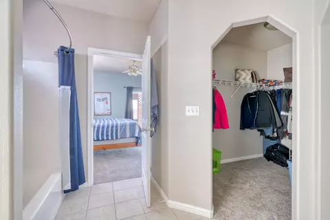Entry Way - 231 E Ridgeview Dr, Culver, OR 97734 photo 1 of 2