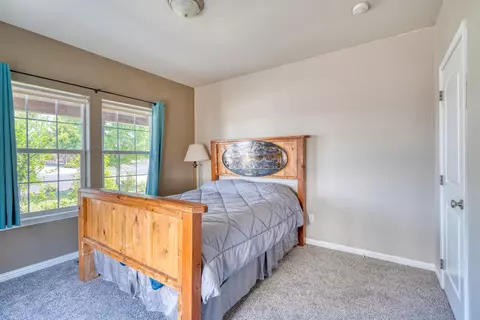 Bedroom - 231 E Ridgeview Dr, Culver, OR 97734 photo 6 of 6