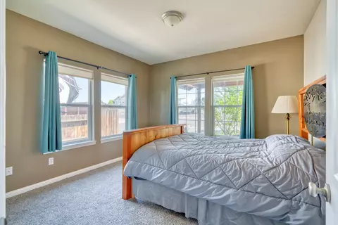 Bedroom - 231 E Ridgeview Dr, Culver, OR 97734 photo 4 of 6