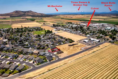 View/Area - 231 E Ridgeview Dr, Culver, OR 97734 photo 3 of 4