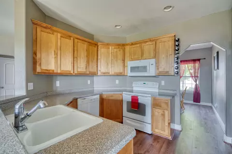 Kitchen - 231 E Ridgeview Dr, Culver, OR 97734 photo 3 of 3