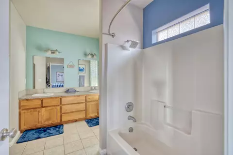 Bath - 231 E Ridgeview Dr, Culver, OR 97734 photo 1 of 3