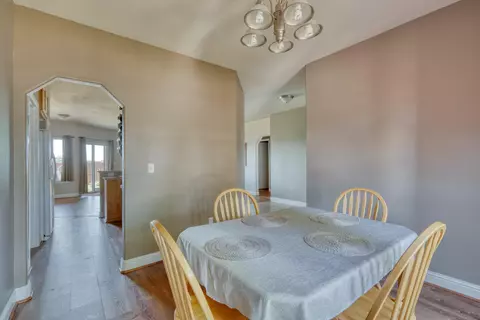 Dining - 231 E Ridgeview Dr, Culver, OR 97734 photo 3 of 3