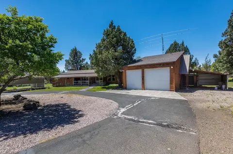 21760 Los Serranos Dr, Bend, OR 97701