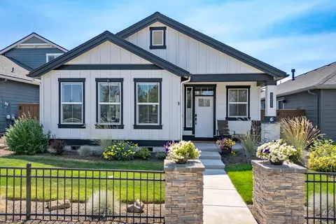 3211 NE Boulder Creek Dr, Bend, OR 97701 photo 3