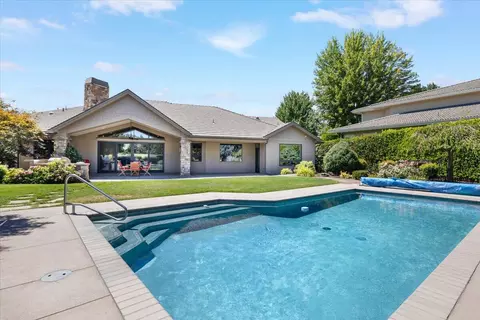287 Island Pointe Dr, Medford, OR 97504