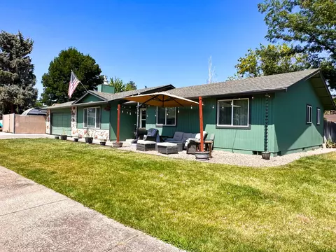 2589 Lausanne Cir, Medford, OR 97504