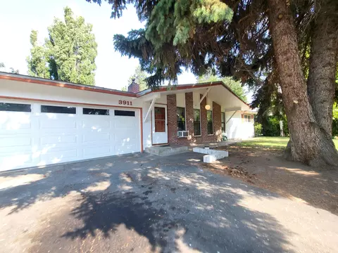 3911 Grenada Way, Klamath Falls, OR 97603
