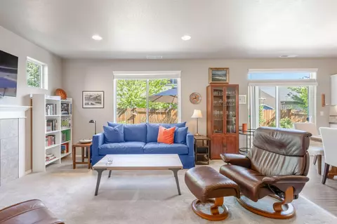 604 SE Glengarry Pl, Bend, OR 97702 photo 8