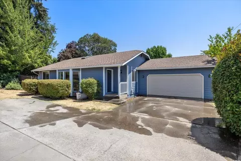 1687 Leonard Rd, Grants Pass, OR 97527