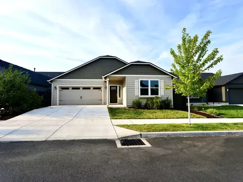 2467 NW Ivy Way, Redmond, OR 97756