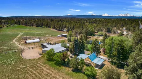 5272 SW Quarry Ave, Redmond, OR 97756