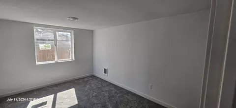 Bedroom - 1718 Wall St, Klamath Falls, OR 97601 photo 1 of 3