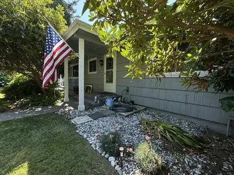 17379 Blueberry Dr, Brookings, OR 97415