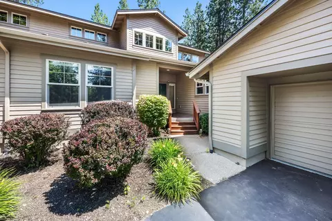 60583 Seventh Mountain Dr, Bend, OR 97702 photo 2