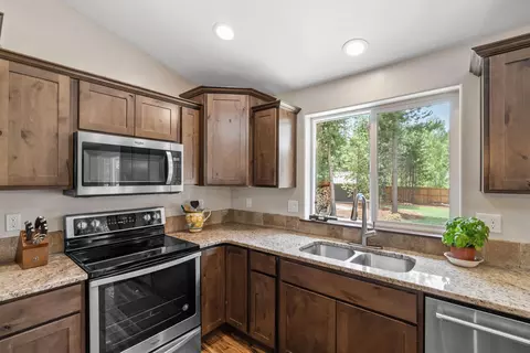 56249 Bufflehead Rd, Bend, OR 97707 photo 9
