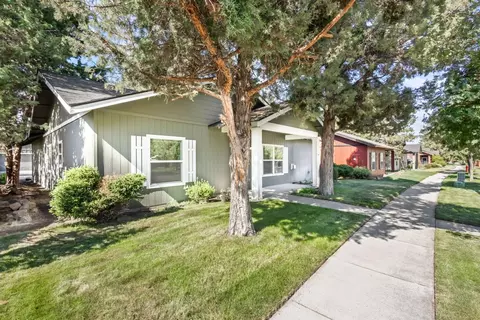 61185 Larkspur Loop, Bend, OR 97702 photo 2