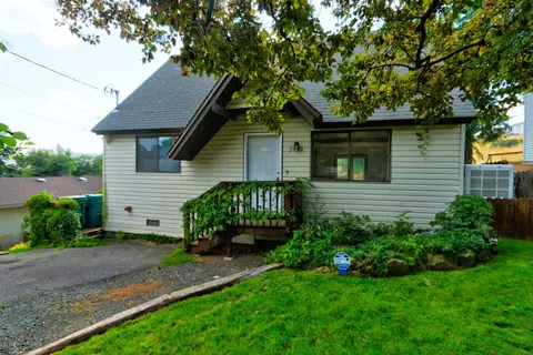 2020 Sargent Ave, Klamath Falls, OR 97601