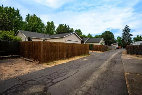 61080 Larkspur Loop, Bend, OR 97702 photo 30