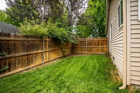 61080 Larkspur Loop, Bend, OR 97702 photo 29