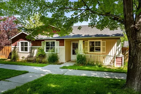 61080 Larkspur Loop, Bend, OR 97702 photo 3