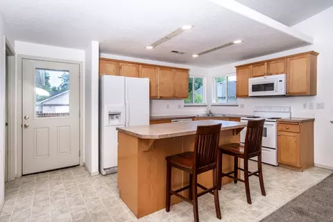 61080 Larkspur Loop, Bend, OR 97702 photo 7