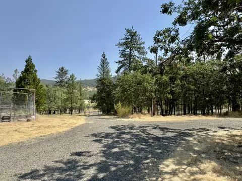 4532 E Antelope Rd, Eagle Point, OR 97524 photo 8