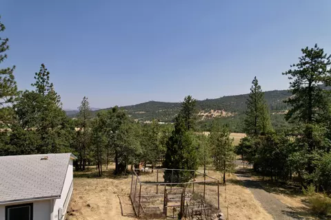 4532 E Antelope Rd, Eagle Point, OR 97524 photo 3
