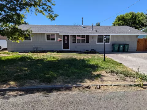 3848 Barry Ave, Klamath Falls, OR 97603