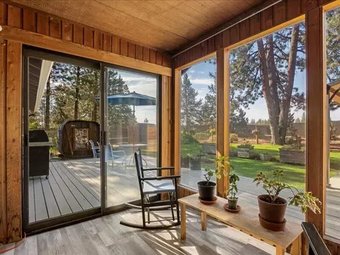 Exterior - 61113 Echo Hollow Rd, Bend, OR 97702 photo 3 of 14