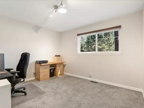 Bedroom - 61113 Echo Hollow Rd, Bend, OR 97702 photo 1 of 4
