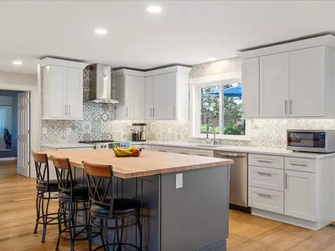 Kitchen - 61113 Echo Hollow Rd, Bend, OR 97702 photo 1 of 9