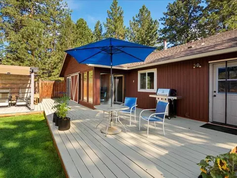 Exterior - 61113 Echo Hollow Rd, Bend, OR 97702 photo 10 of 14