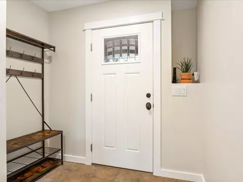 Entry Way - 61113 Echo Hollow Rd, Bend, OR 97702 photo 1 of 4