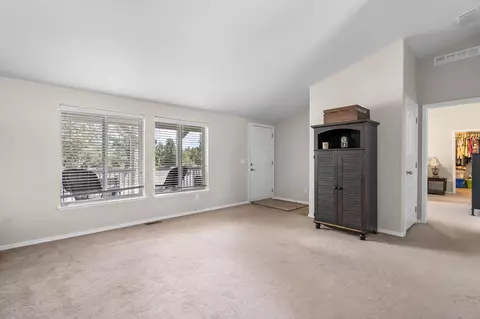 64945 Mcgrath Rd, Bend, OR 97701 photo 7