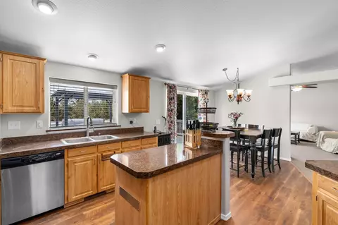 64945 Mcgrath Rd, Bend, OR 97701 photo 10