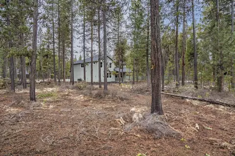 Exterior - 17200 Glendale Rd, Bend, OR 97707 photo 4 of 16