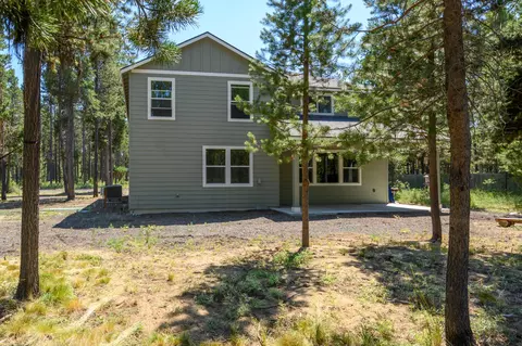 Exterior - 17200 Glendale Rd, Bend, OR 97707 photo 9 of 16